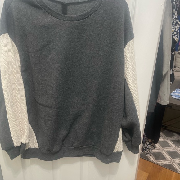 SHEIN Gray and Cream Crew Neck Sweater with Textured Sleeves - Picture 5 of 10